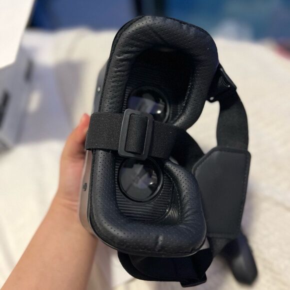 VR headset - Picture 3 of 7